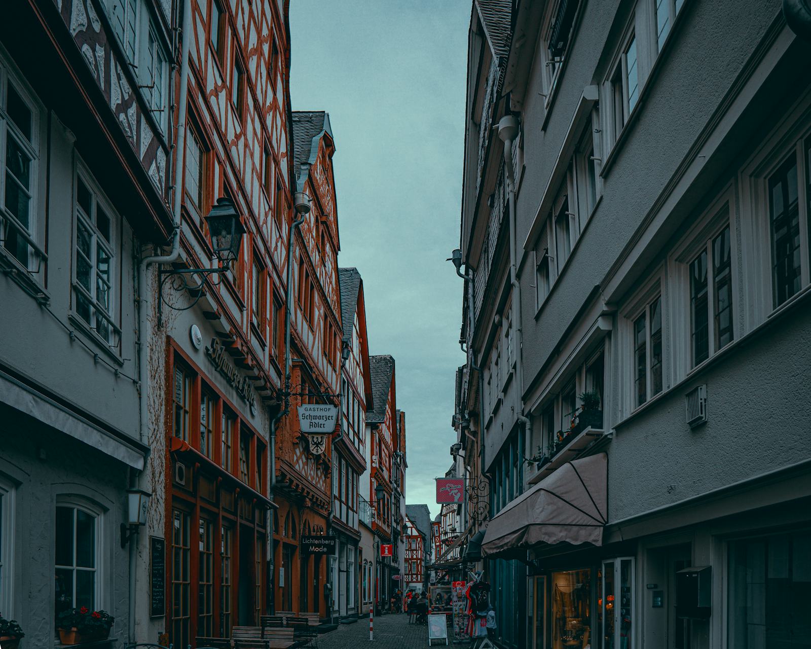 Gasse mit Fachwerkhäusern in der Limburger Altstadt